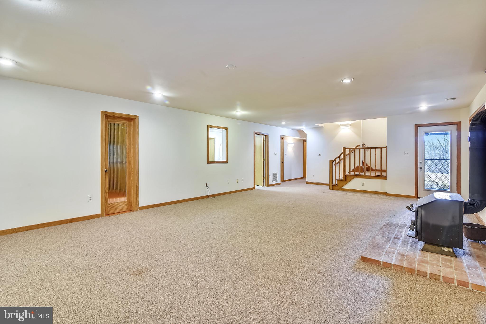 41635 Stumptown Road Leesburg, VA 20176 - Photo 41 of 60 Second kitchen off rec room