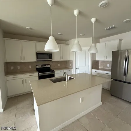 $2,000 | 10754 Marlberry Way, North Fort Myers, FL 33917