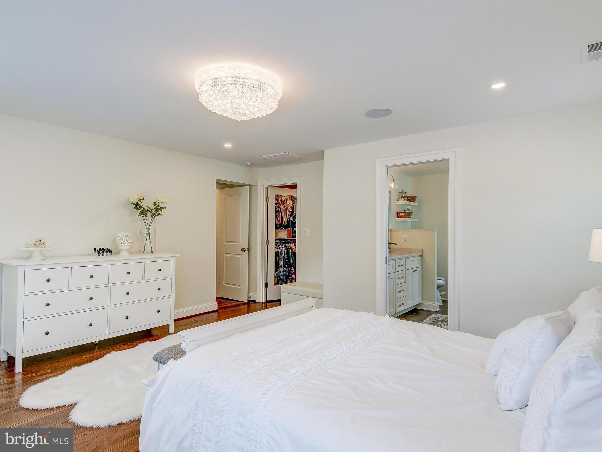 6621 Loch Hill Road Baltimore, MD 21239 - Photo 27 of 45 Master Bed room