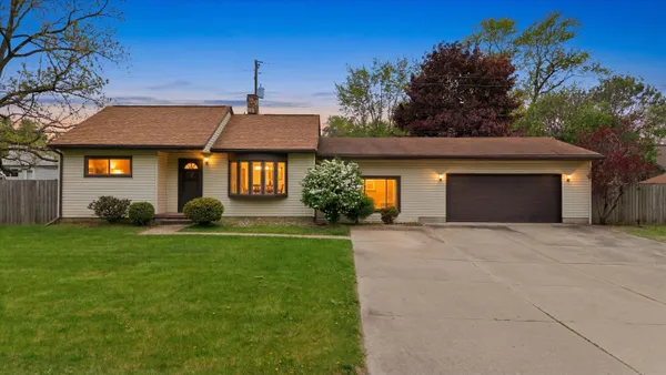 $225,000 | 3350 Pearl Drive, Monroe, MI 48162