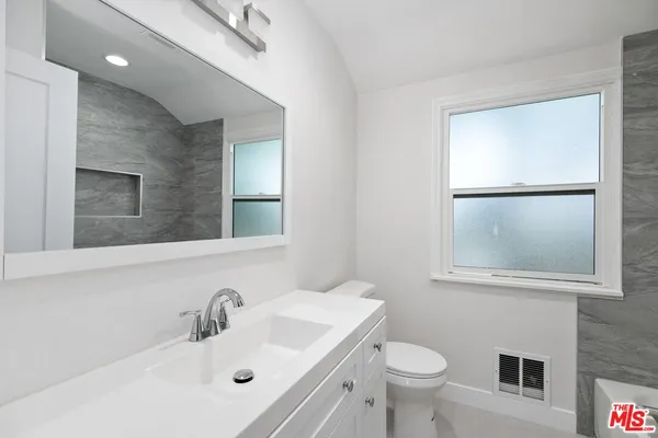 $8,495 | 8918 Cadillac Avenue, Los Angeles, CA 90034