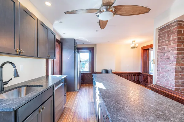 $2,850 | 37 East Pearl Street, New Haven, CT 06513