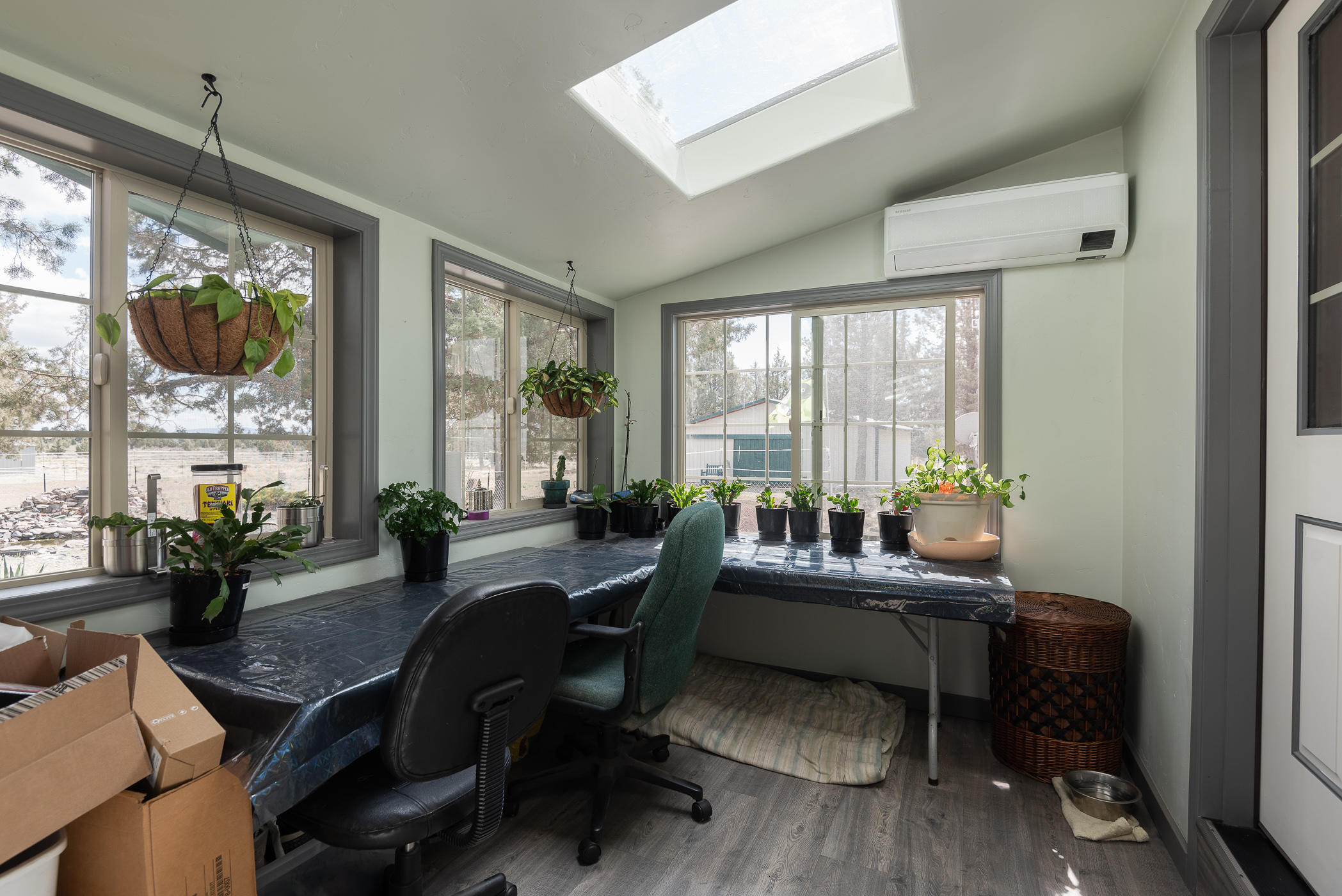 14638 Southwest Chickadee Road Terrebonne, OR 97760 - Photo 11 of 48 11 Solarium