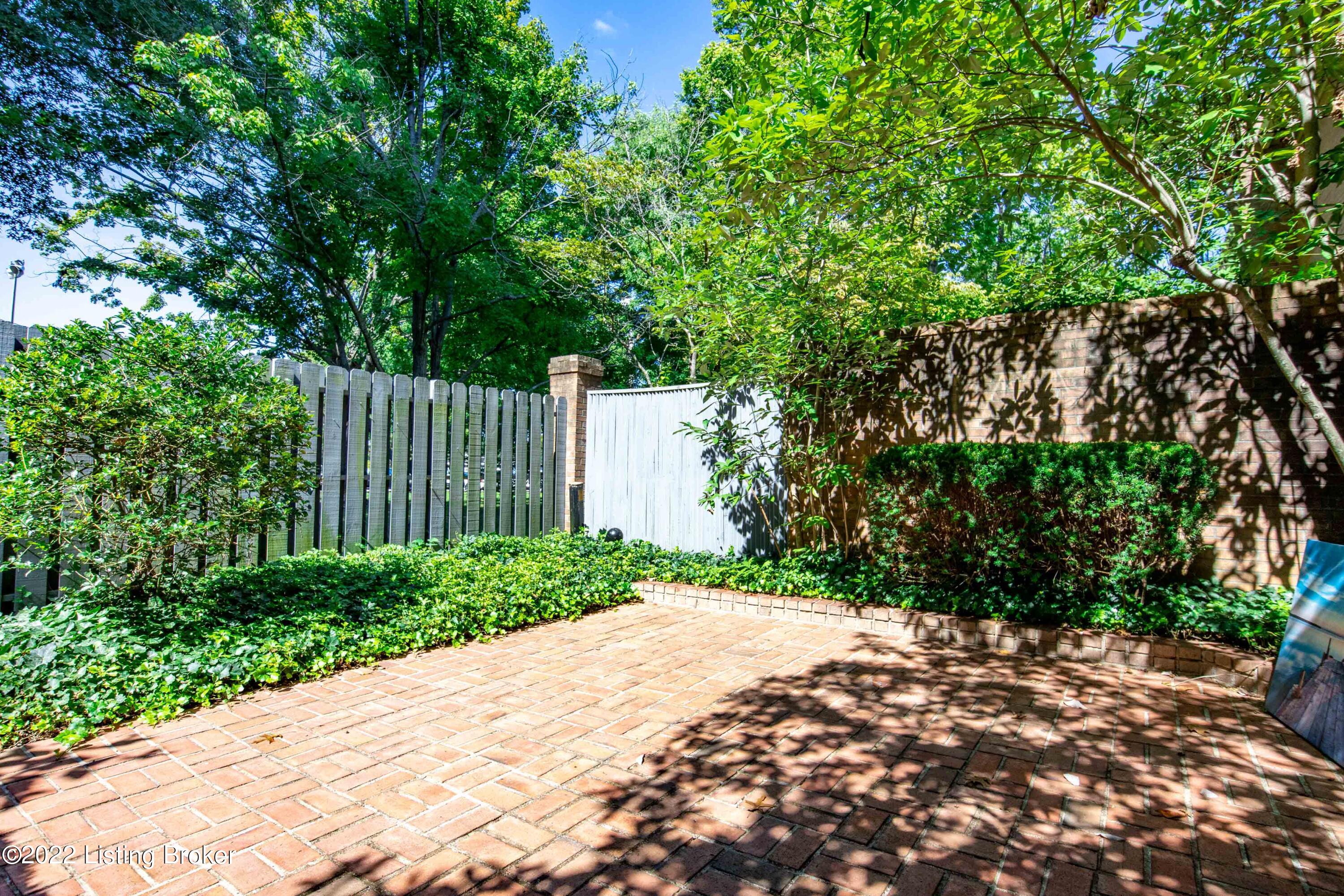 422 Sprite Road, Unit 3 Louisville, KY 40207 - Photo 32 of 33 422-Sprite-Rd-#3_050