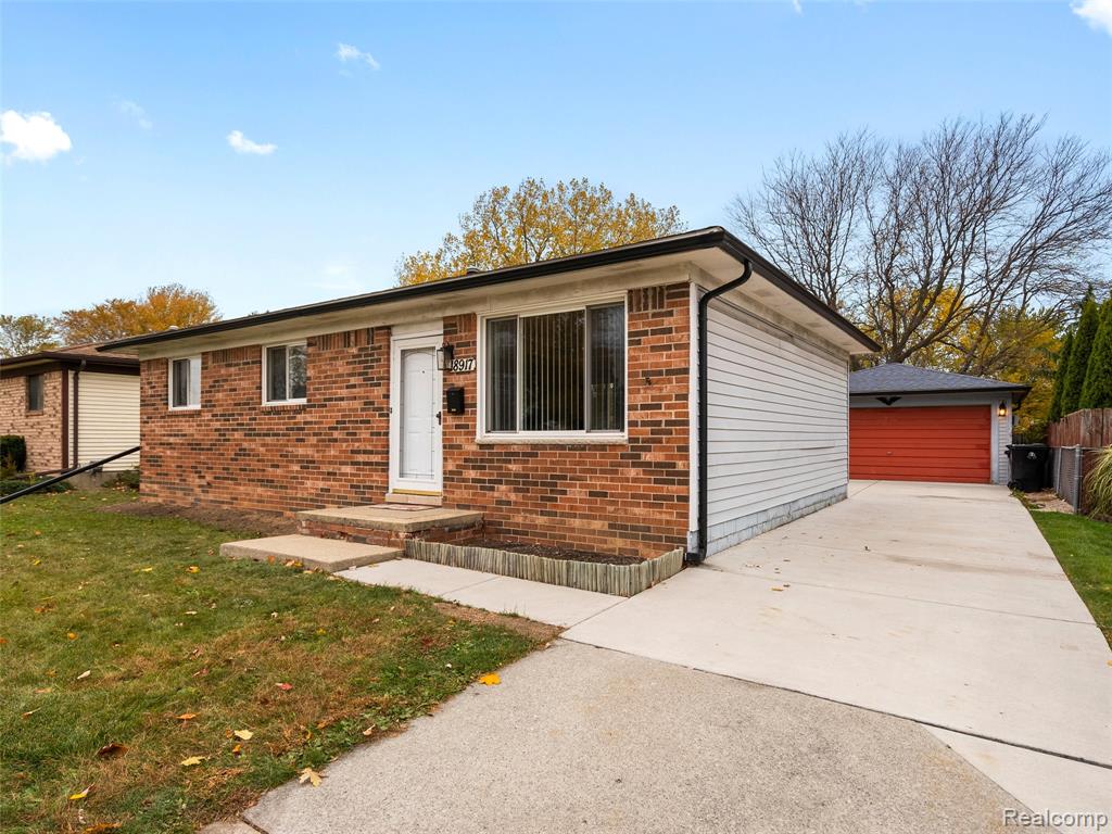 18917 Martin Road Roseville, MI 48066 - Photo 3 of 27 Gallery Image 3