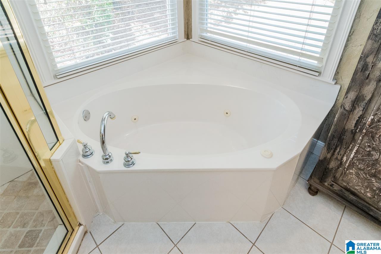 637 Meadow Ridge Drive Birmingham, AL 35242 - Photo 21 of 40