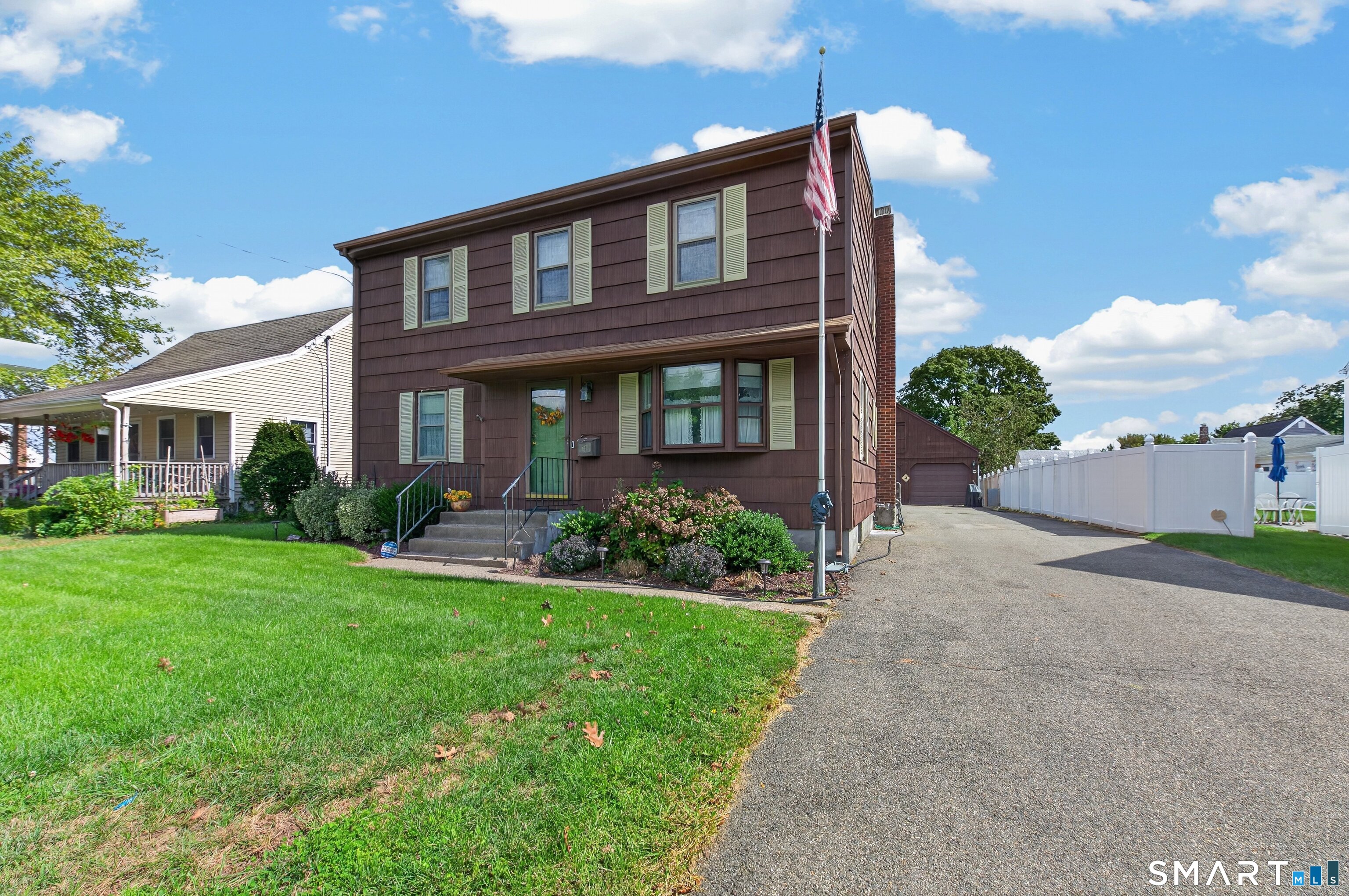 845 Stratford Road Stratford, CT 06615 - Photo 2 of 19 Gallery Image 2