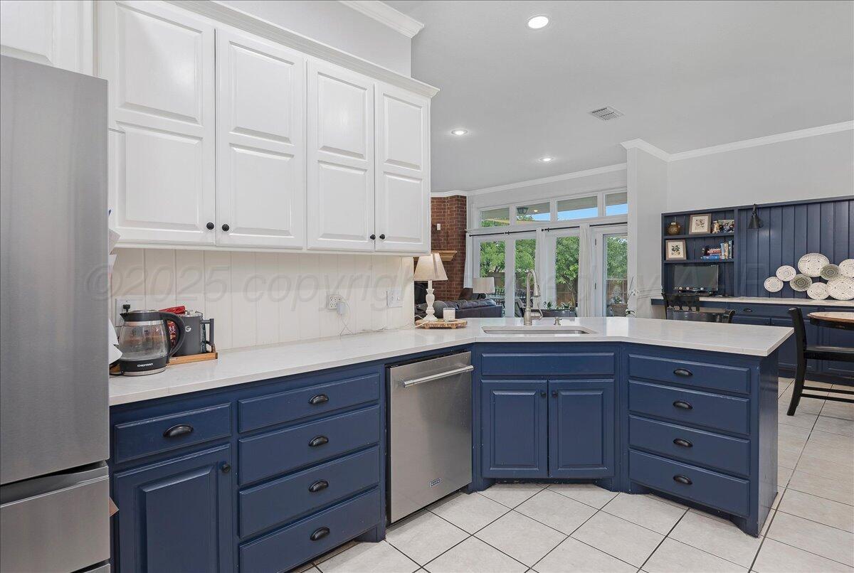 7601 Countryside Drive Amarillo, TX 79119 - Photo 14 of 39 14-Kitchen 2