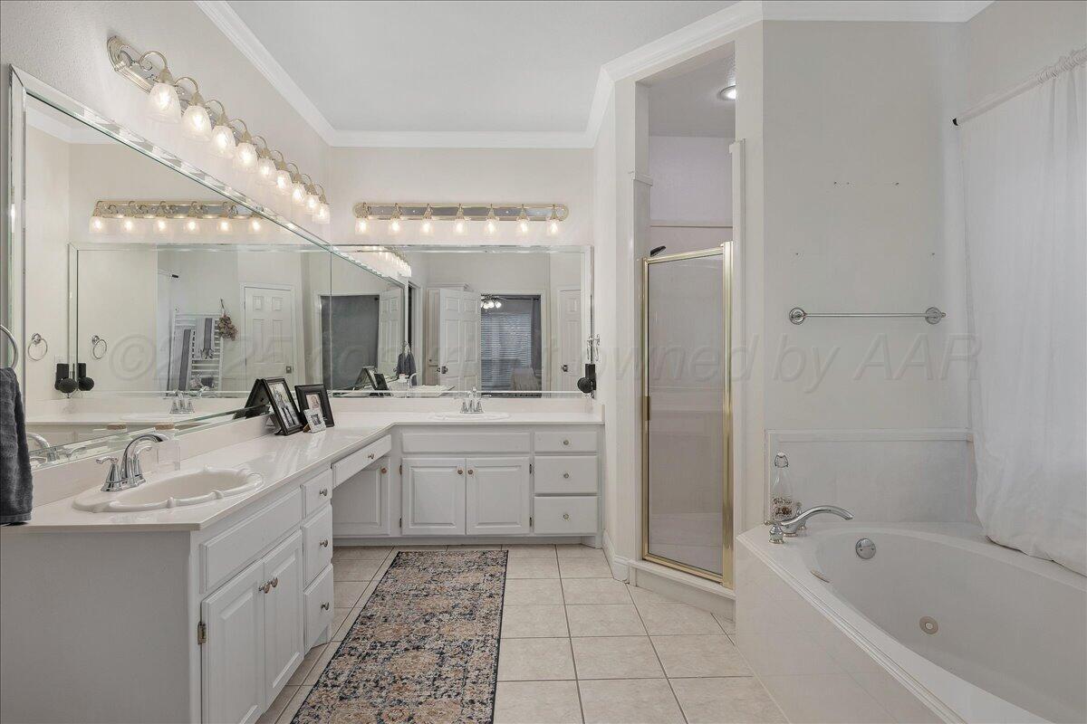 7601 Countryside Drive Amarillo, TX 79119 - Photo 20 of 39 20-Primary Bathroom