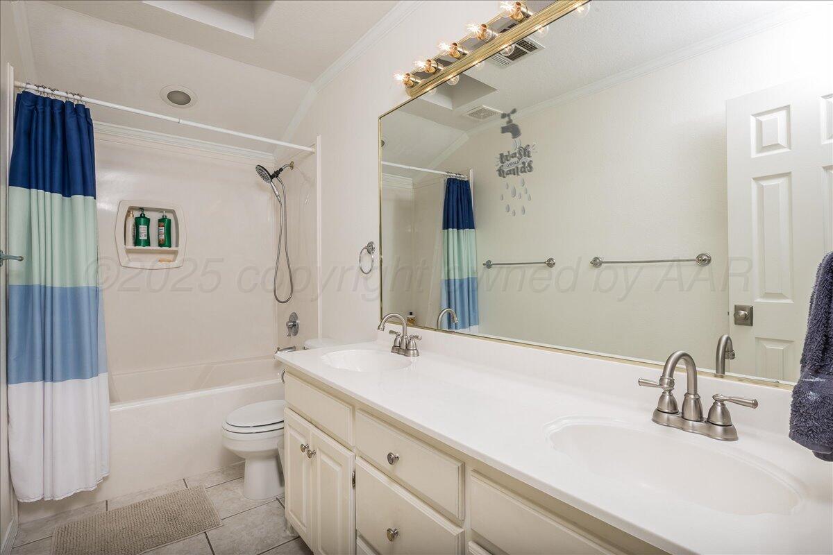 7601 Countryside Drive Amarillo, TX 79119 - Photo 30 of 39 30-Bathroom 3