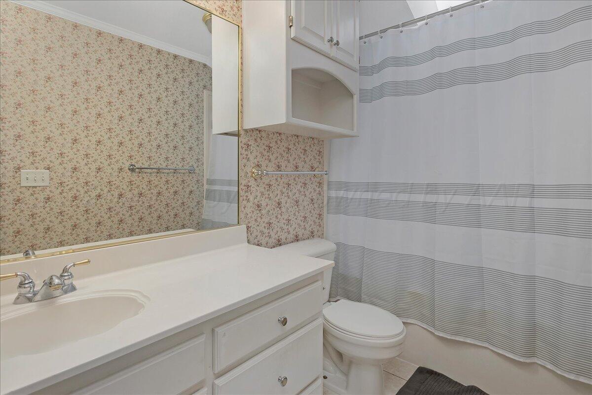7601 Countryside Drive Amarillo, TX 79119 - Photo 32 of 39 32-Bathroom 4