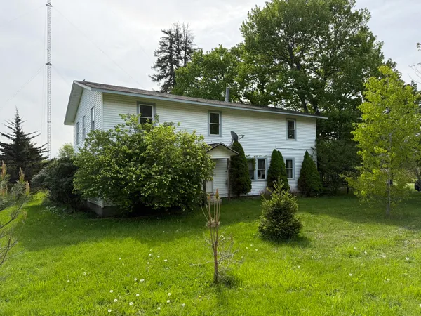 $159,900 | 21339 County Road 687, Bangor, MI 49013