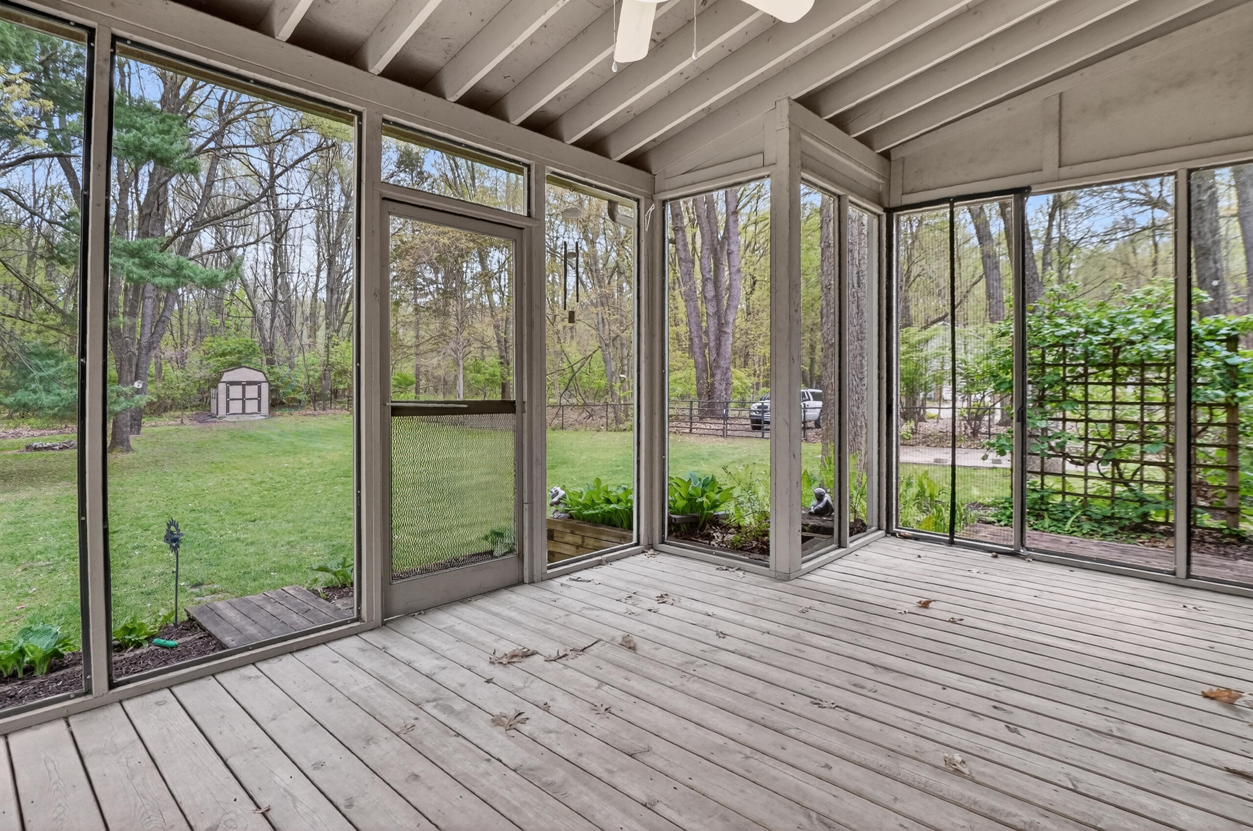 11425 Mcgregor Road Pinckney, MI 48169 - Photo 45 of 50 Three Season Porch