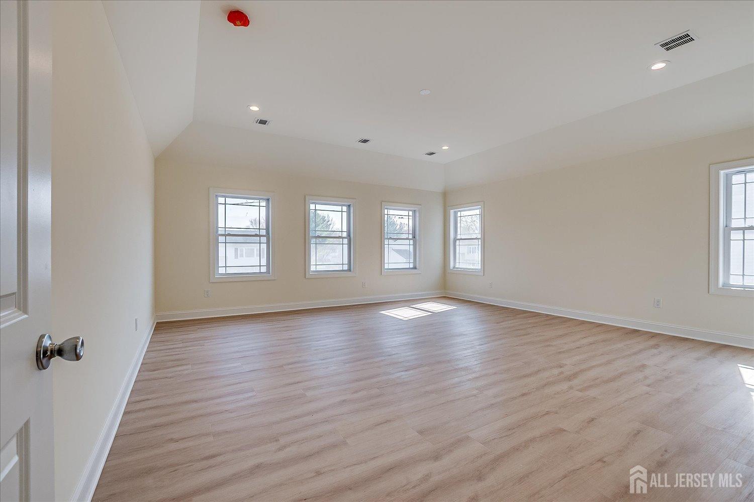 90 Hancock Road Piscataway, NJ 08854 - Photo 32 of 50