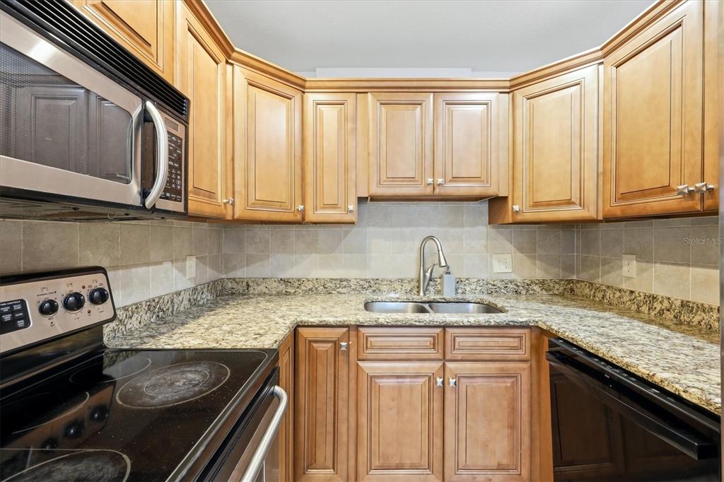 4805 Rilma Avenue, Unit 106 Sarasota, FL 34234 - Photo 13 of 28