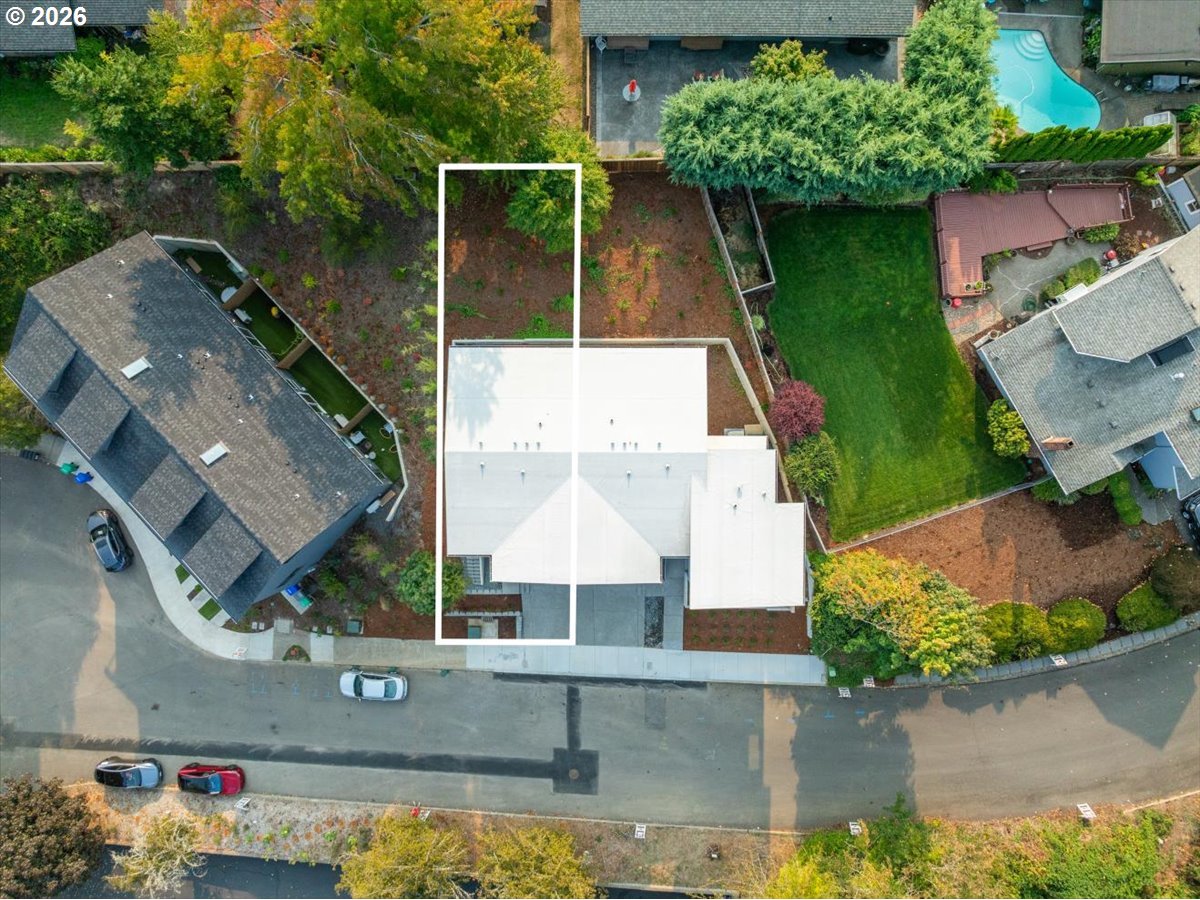 9818 Southwest 34th Place Portland, OR 97219 - Photo 2 of 31 Gallery Image 2