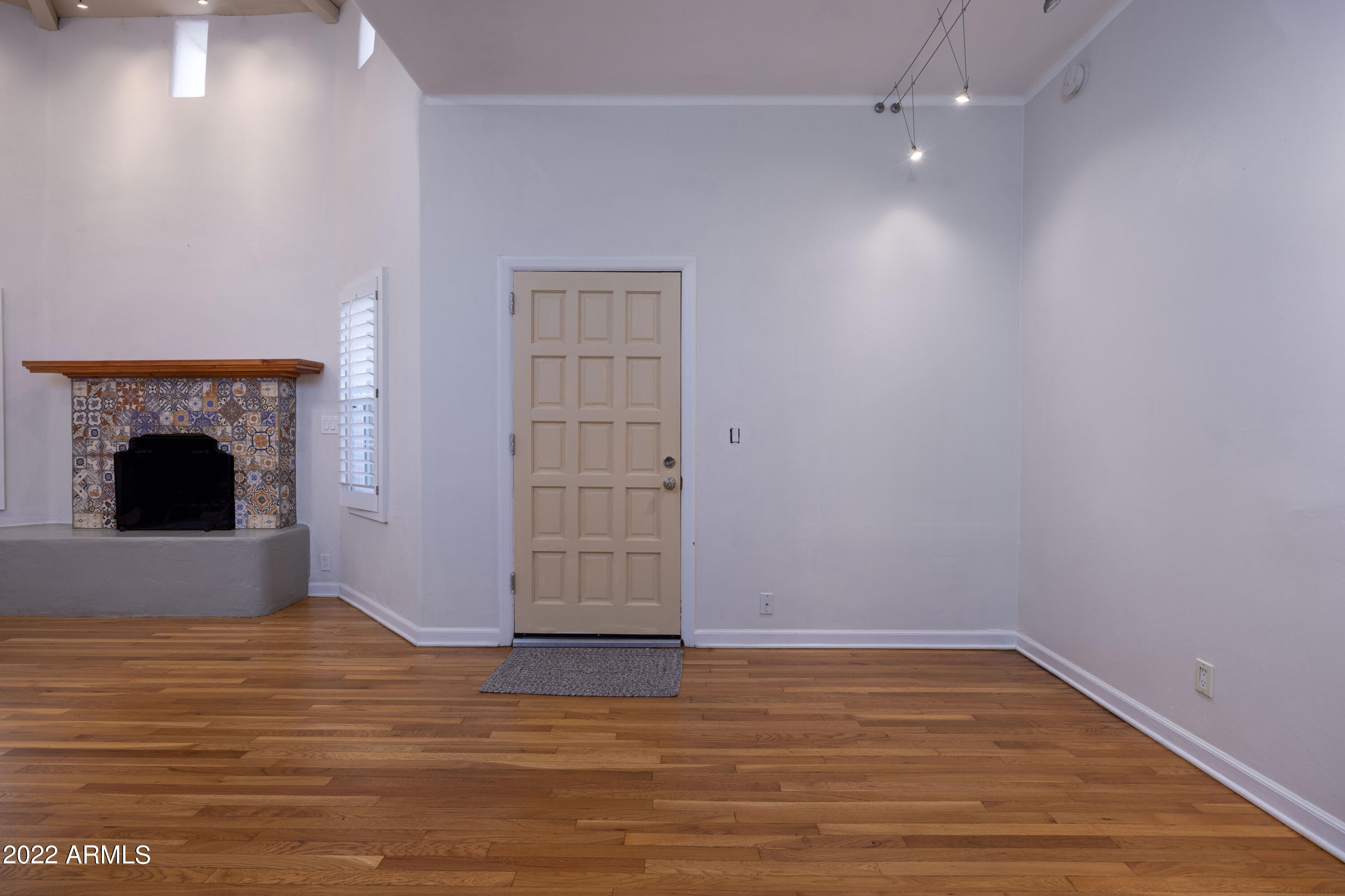 4540 North 44th Street, Unit 2 Phoenix, AZ 85018 - Photo 8 of 26 4540_INT-3