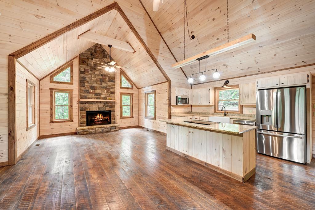 58 Wolf Crk Drive Mineral Bluff, GA 30559 - Photo 12 of 66