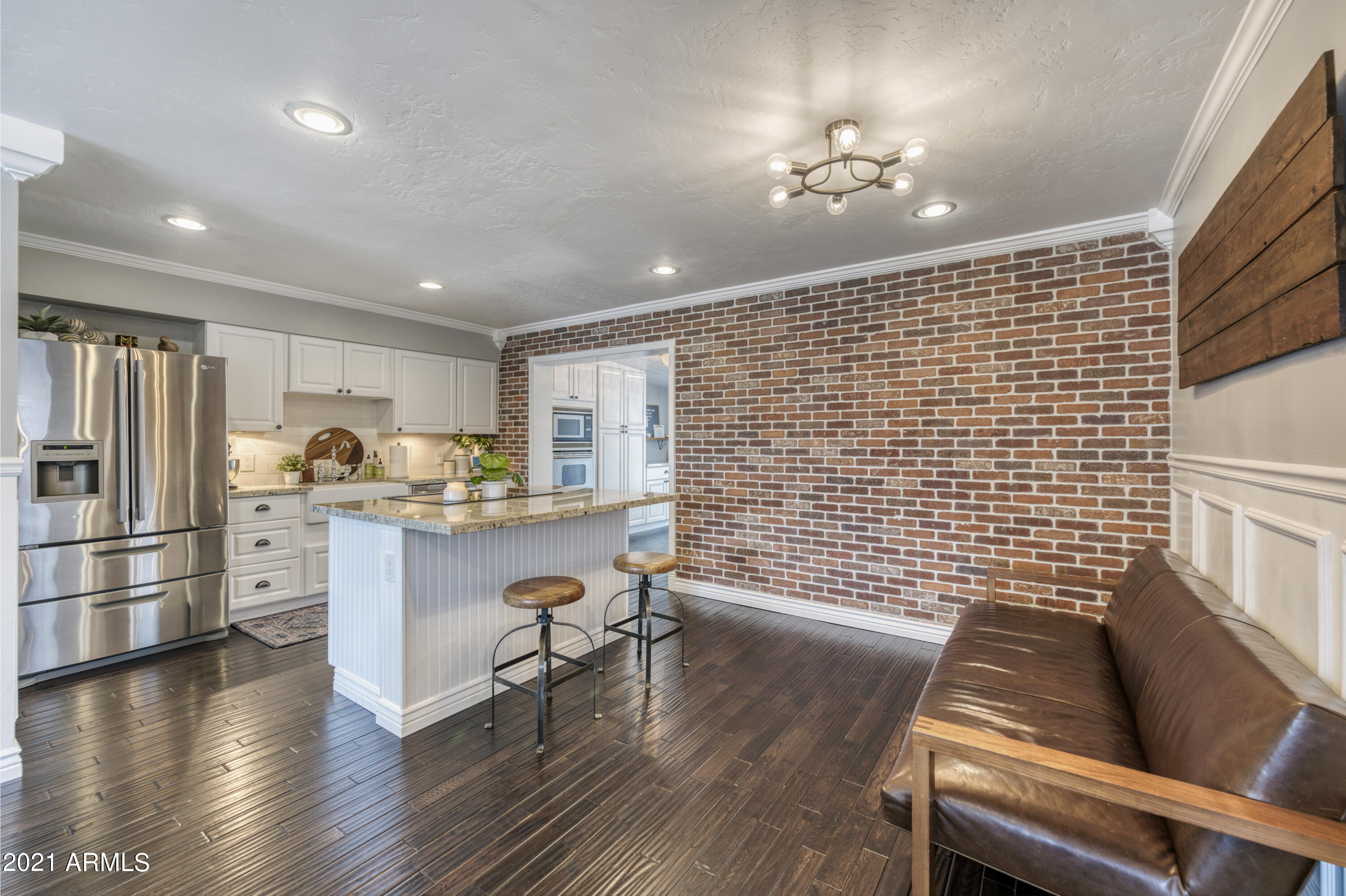 4202 East Cheery Lynn Road Phoenix, AZ 85018 - Photo 14 of 43 Kitchen ~ Casual Dining