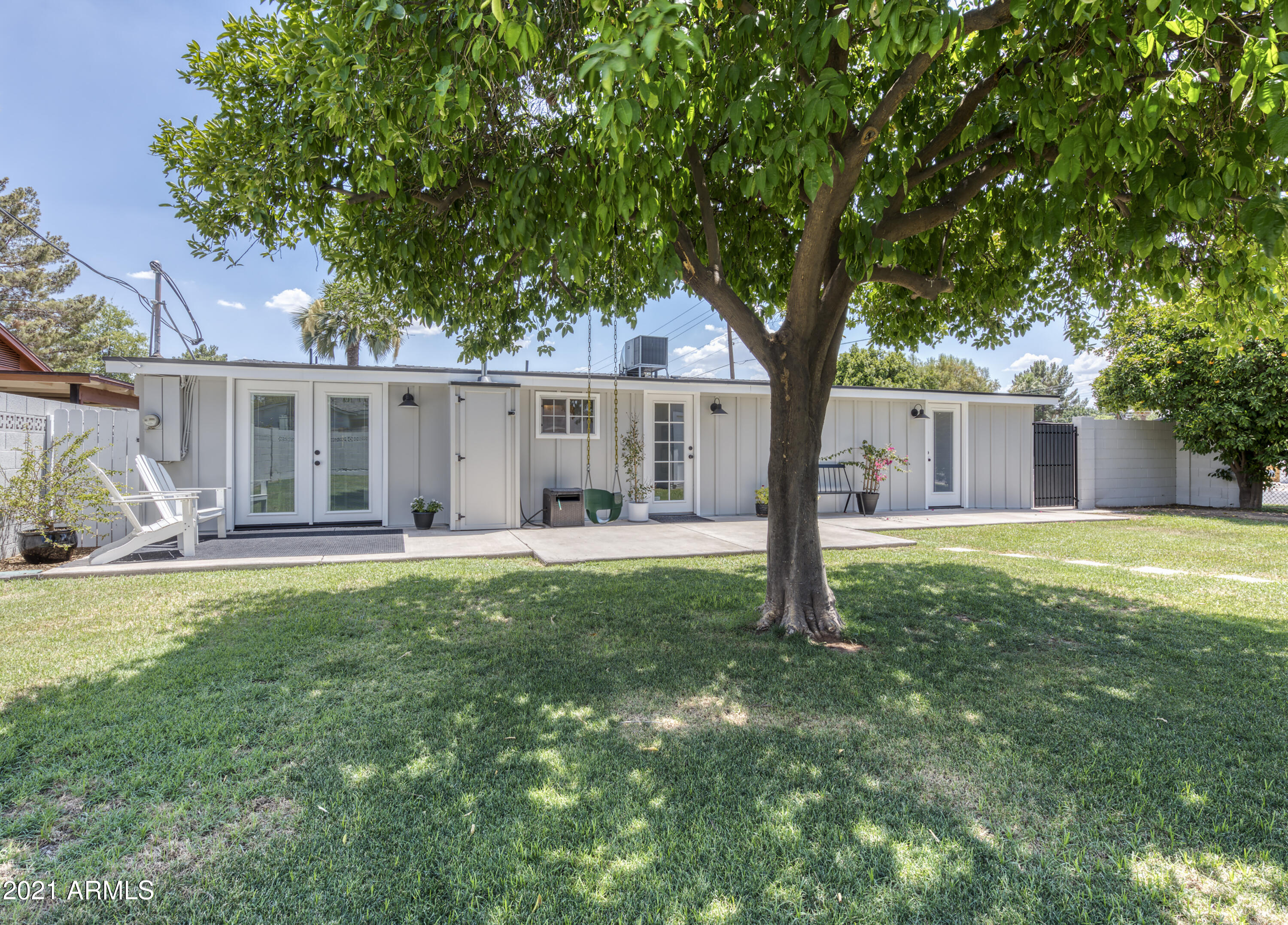 4202 East Cheery Lynn Road Phoenix, AZ 85018 - Photo 39 of 43 Exterior View