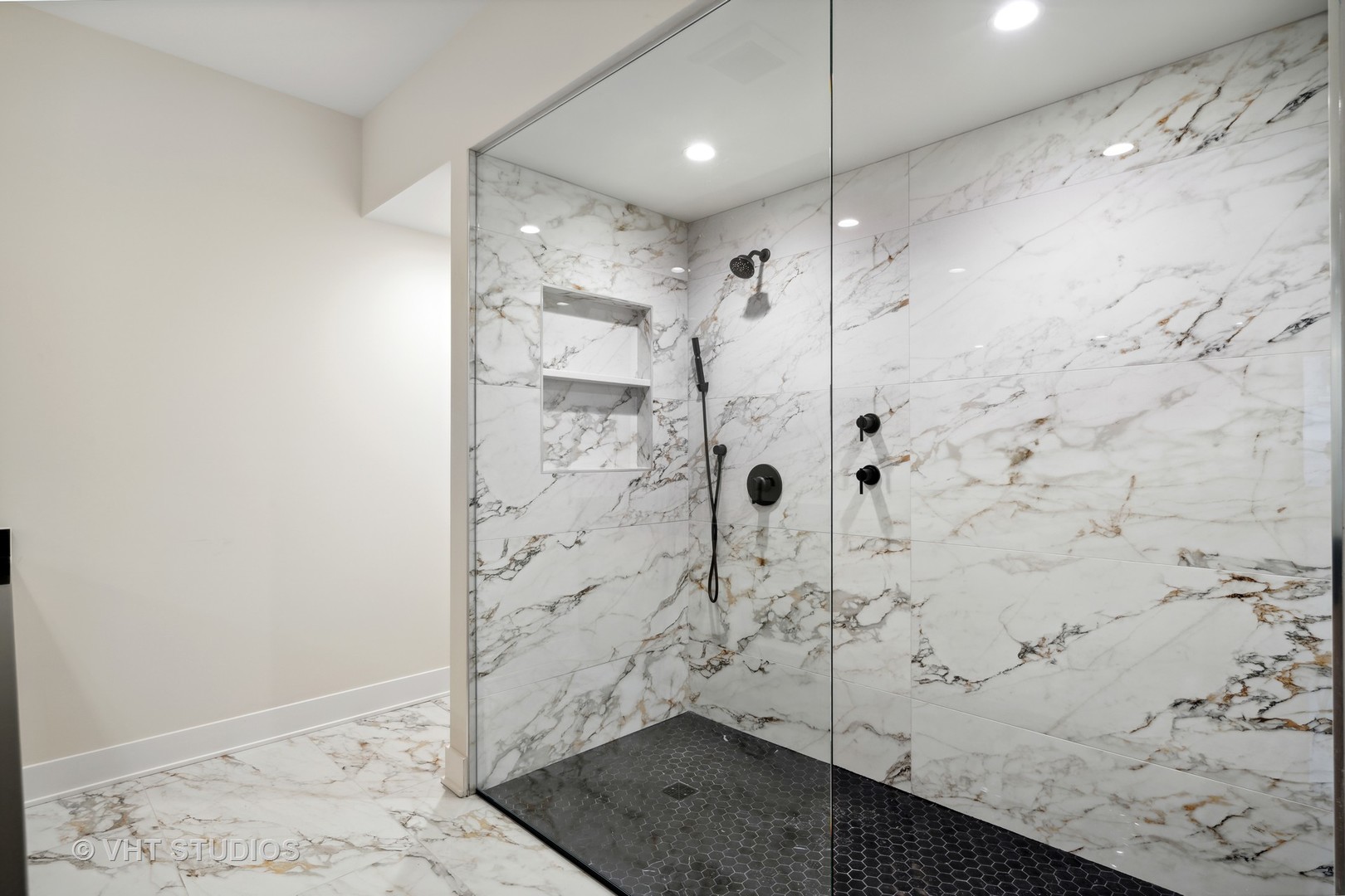 232 South Green Street, Unit 3N Chicago, IL 60607 - Photo 17 of 30 a bathroom with a shower