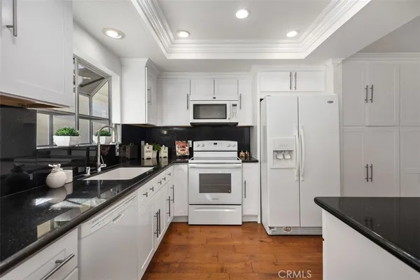 $619,990 | 2005 Via Mariposa West, Unit B, Laguna Woods, CA 92637