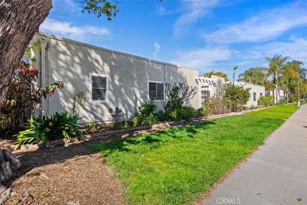 $619,990 | 2005 Via Mariposa West, Unit B, Laguna Woods, CA 92637