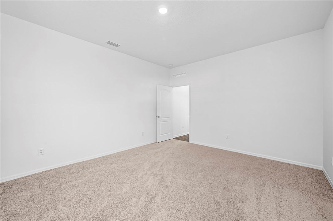 7926 105th Avenue Vero Beach, FL 32967 - Photo 10 of 18 a view of an empty room