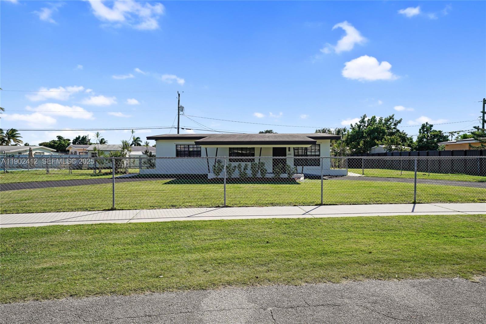 14520 Southwest 289th Street Homestead, FL 33033 - Photo 23 of 34