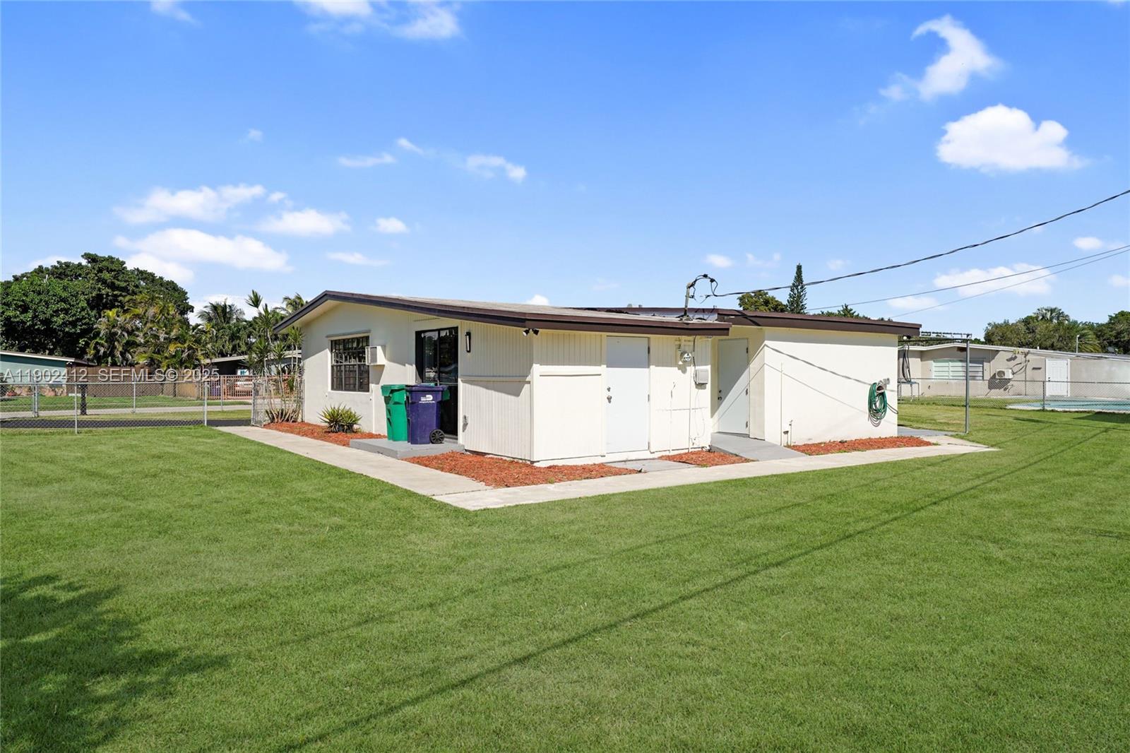 14520 Southwest 289th Street Homestead, FL 33033 - Photo 32 of 34