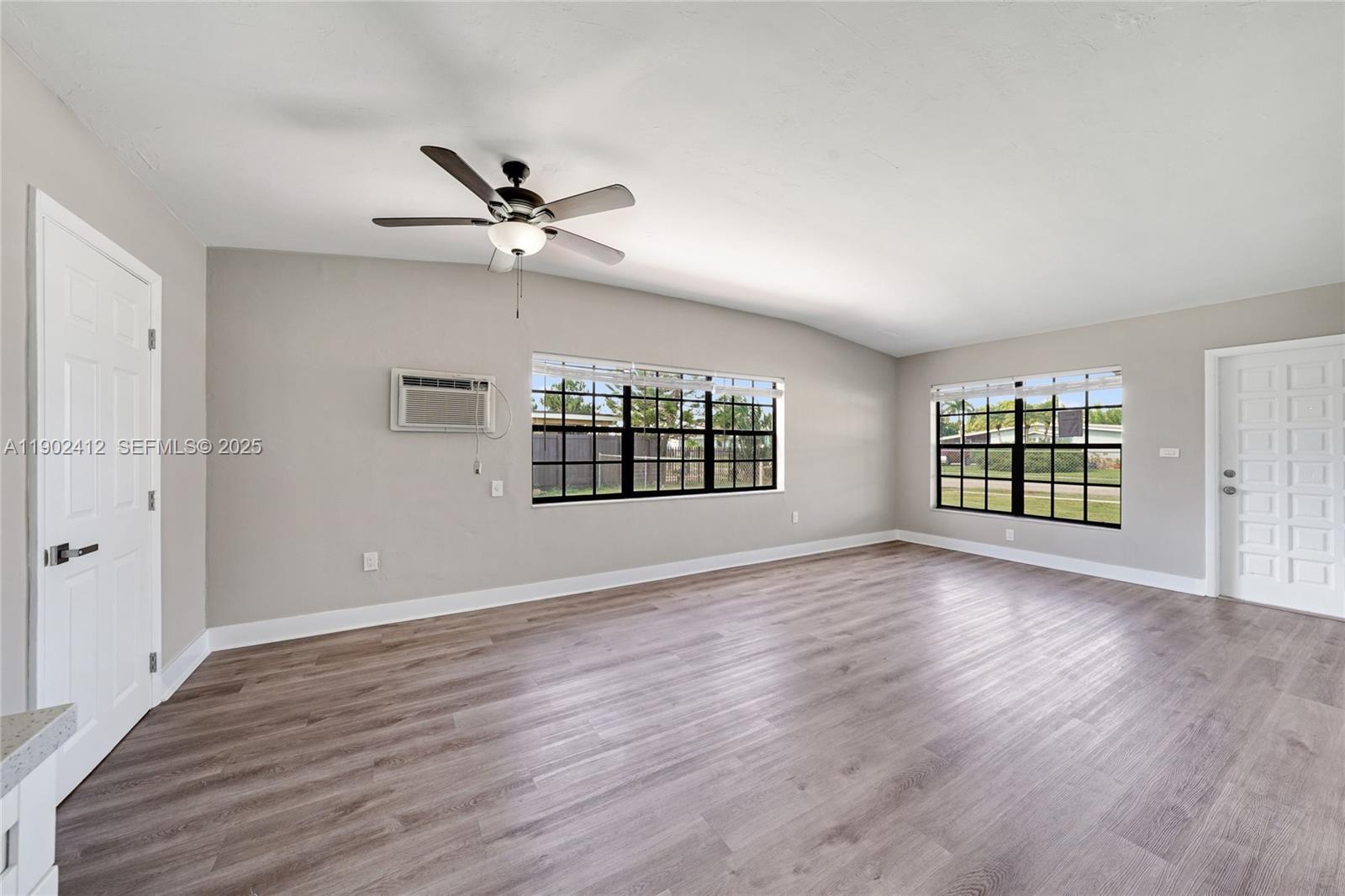 14520 Southwest 289th Street Homestead, FL 33033 - Photo 5 of 34