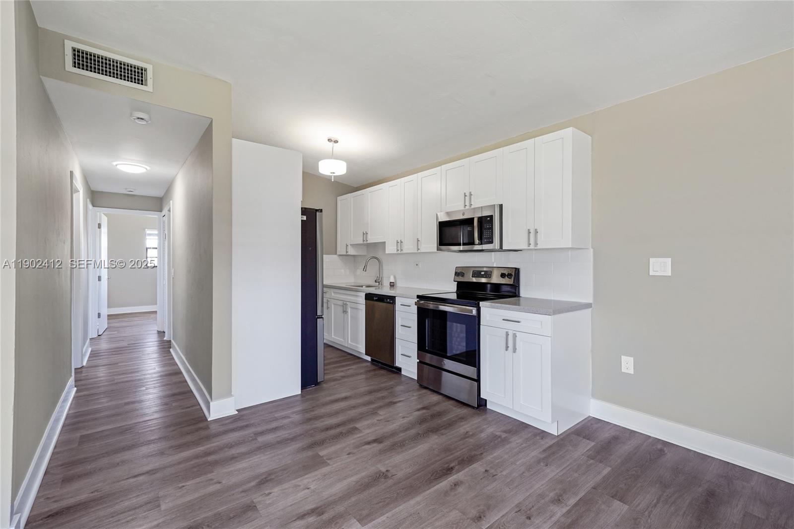 14520 Southwest 289th Street Homestead, FL 33033 - Photo 7 of 34