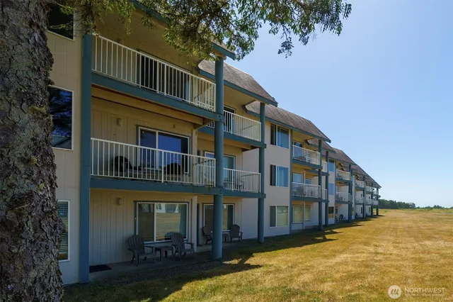 $175,000 | 210 26th Street Northwest, Unit 224B, Long Beach, WA 98631