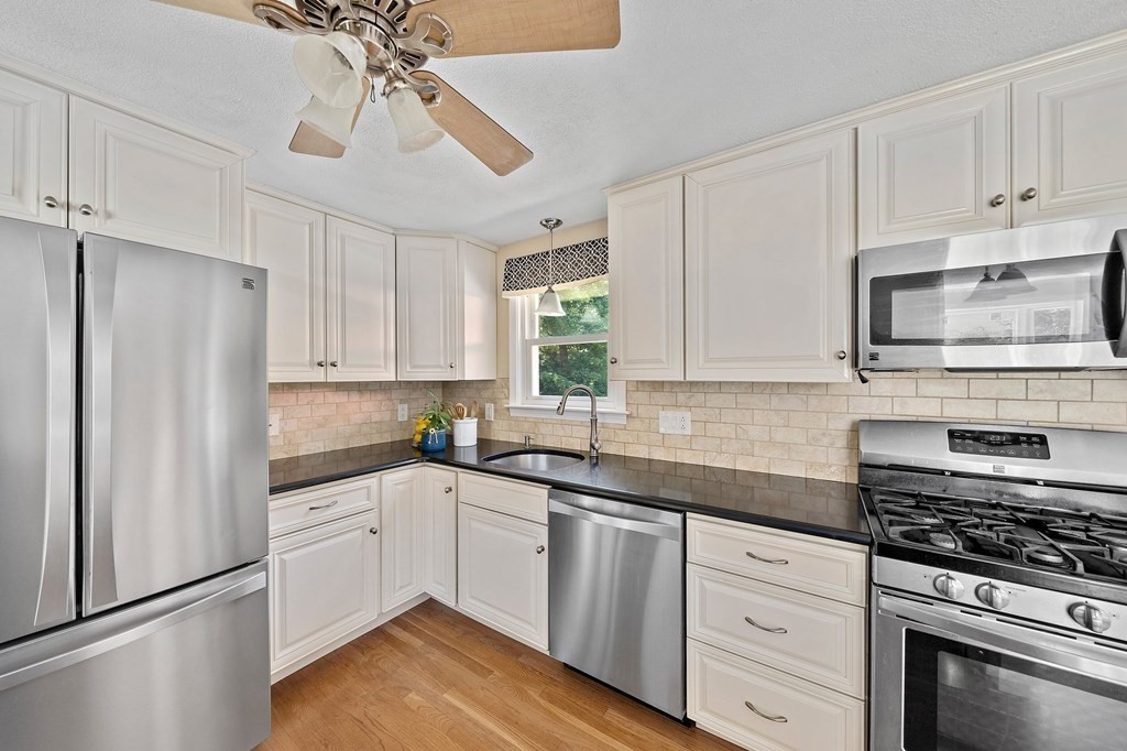 59 Old Farm Road Hanover, MA 02339 - Photo 8 of 26 Gallery Image 8