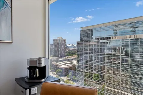 $520,000 | 45 Ivan Allen Jr Boulevard Northwest, Unit 1703, Atlanta, GA 30308