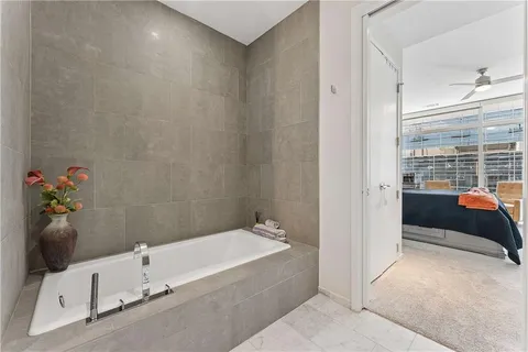 $520,000 | 45 Ivan Allen Jr Boulevard Northwest, Unit 1703, Atlanta, GA 30308
