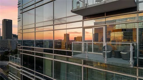$520,000 | 45 Ivan Allen Jr Boulevard Northwest, Unit 1703, Atlanta, GA 30308