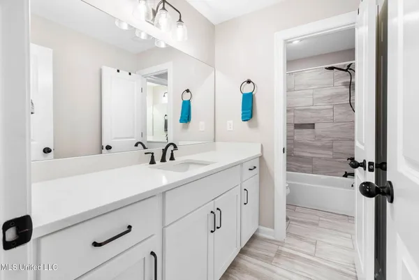 $610,000 | 5441 Grays Valley Drive, Hernando, MS 38632