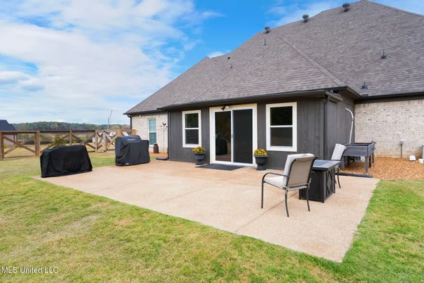 $610,000 | 5441 Grays Valley Drive, Hernando, MS 38632