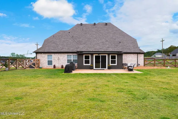 $610,000 | 5441 Grays Valley Drive, Hernando, MS 38632