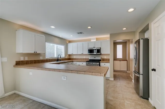 $2,799 | 25 Precipice Court, Henderson, NV 89002