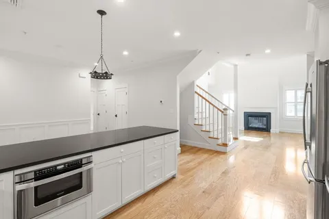 $899,000 | 1 Abbey Road, Unit 1, Sherborn, MA 01770