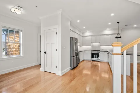 $899,000 | 1 Abbey Road, Unit 1, Sherborn, MA 01770