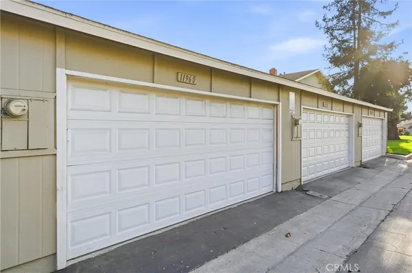 $650,000 | 11960 Gloxinia Avenue, Fountain Valley, CA 92708