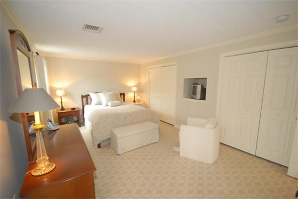 4 Ridge Hill Way Andover, MA 01810 - Photo 17 of 30 Gallery Image 17