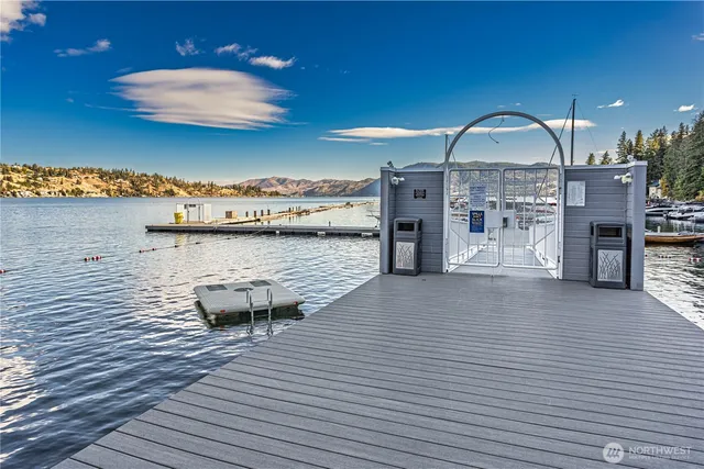 a view of a terrace space with seating space