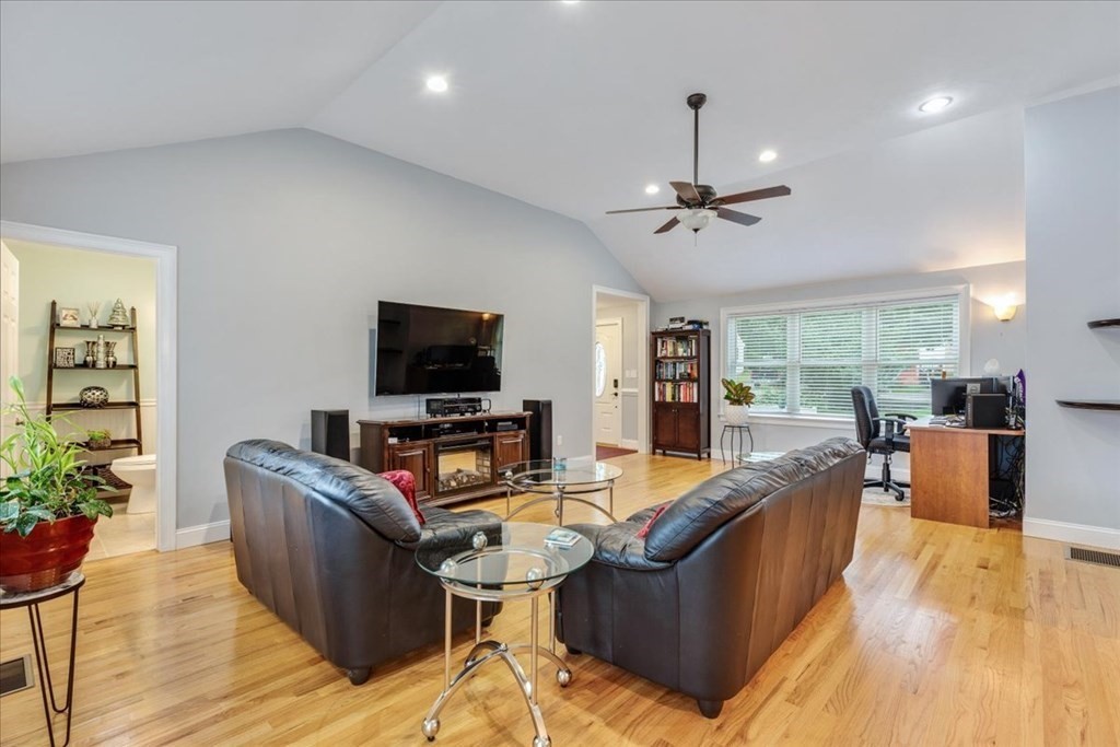 42 Fay Road Scituate, MA 02066 - Photo 15 of 41 Gallery Image 15