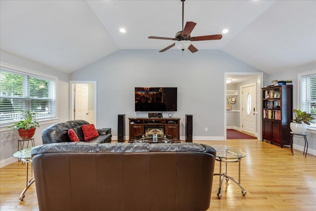 42 Fay Road Scituate, MA 02066 - Photo 17 of 41 Gallery Image 17