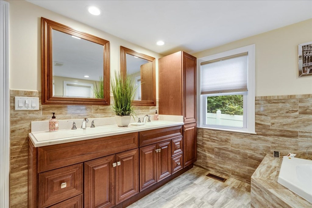 42 Fay Road Scituate, MA 02066 - Photo 22 of 41 Gallery Image 22