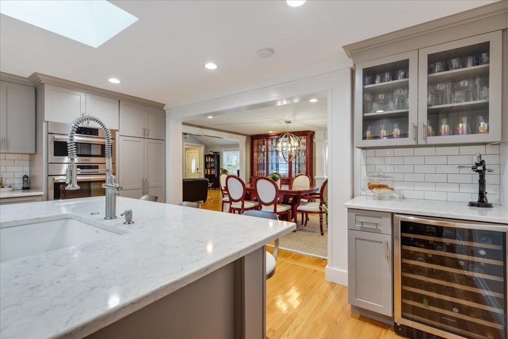 42 Fay Road Scituate, MA 02066 - Photo 4 of 41 Gallery Image 4